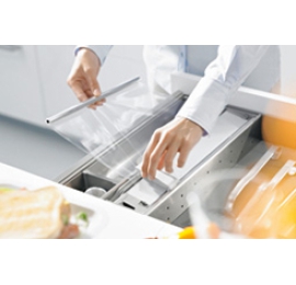 Dụng cụ cắt màn đậy thức ăn